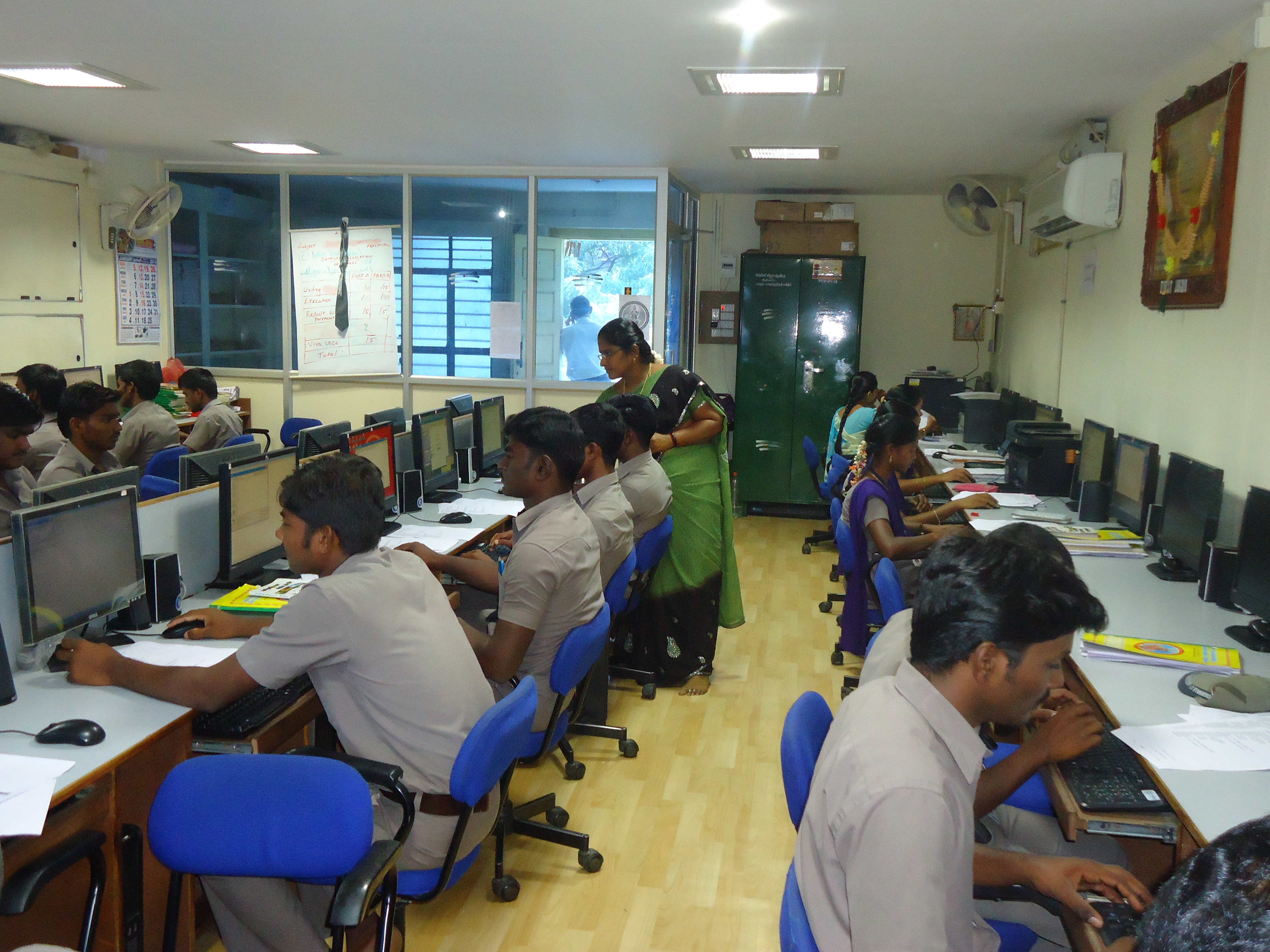 Office Automation Lab Image 1